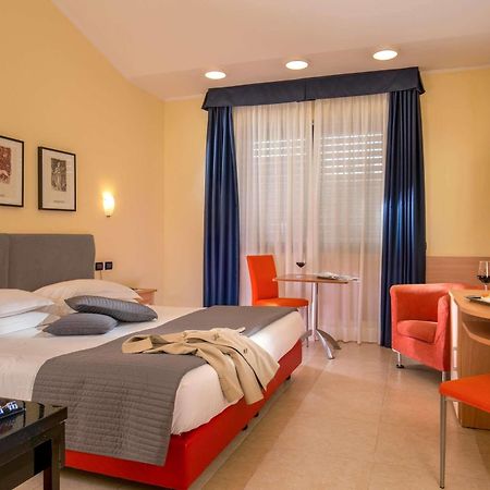 Best Western Blu Hotel Roma Esterno foto