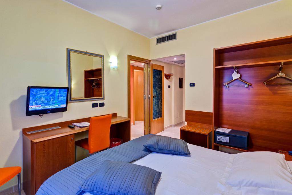 Best Western Blu Hotel Roma Esterno foto