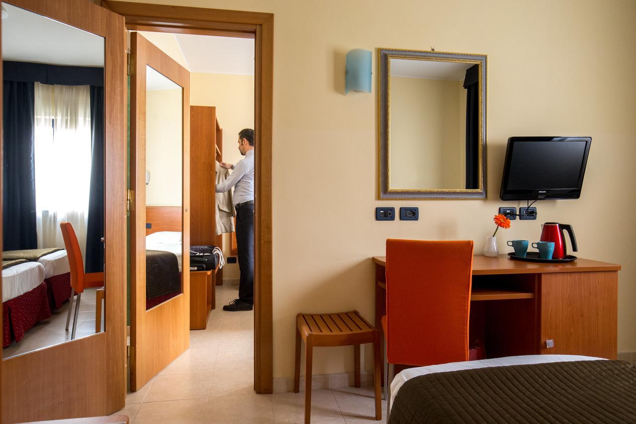 Best Western Blu Hotel Roma Esterno foto